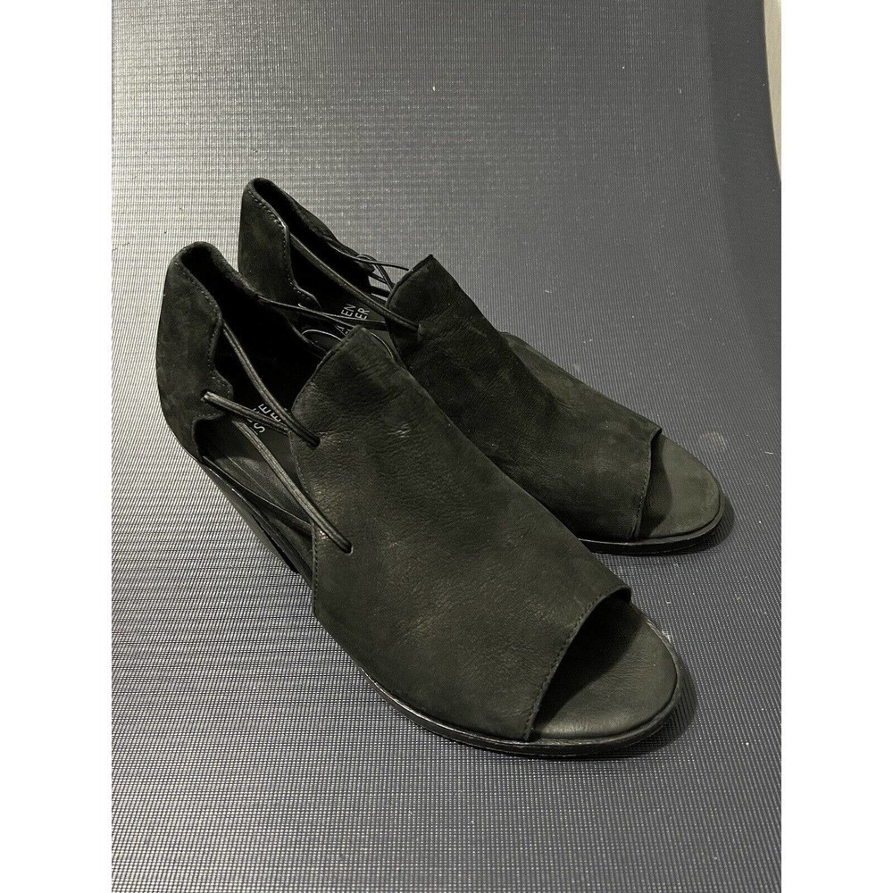 Eileen Fisher DOE Nubuck Comfort Sandal Black Slip on Elasticized Womens Size 8